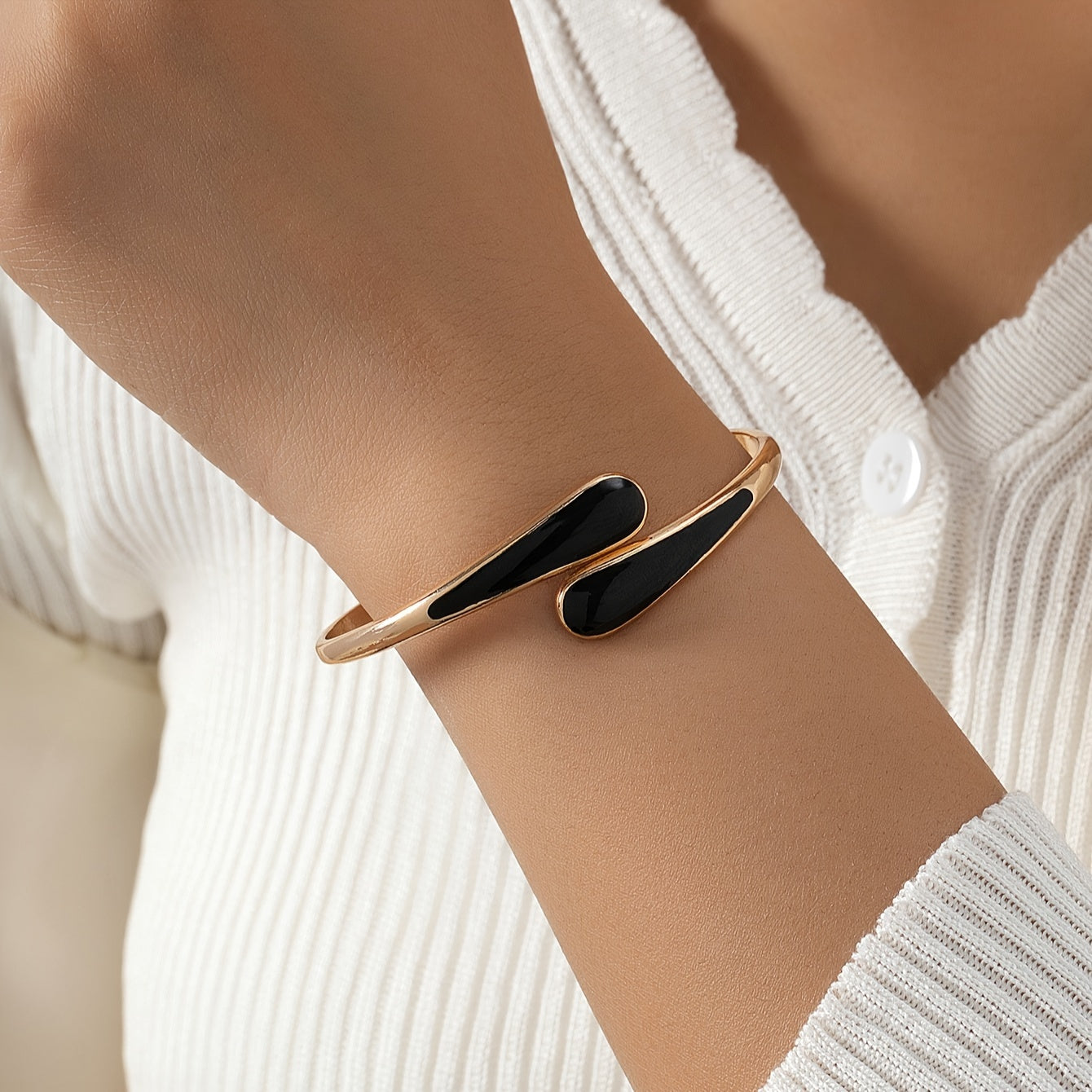 Elegant Enamel Glaze Gold Bracelet