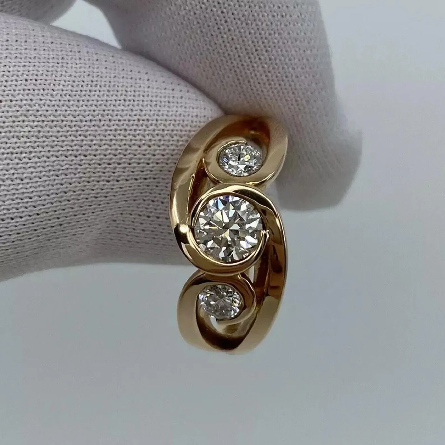Elegant Vintage Gold Spiral Ring