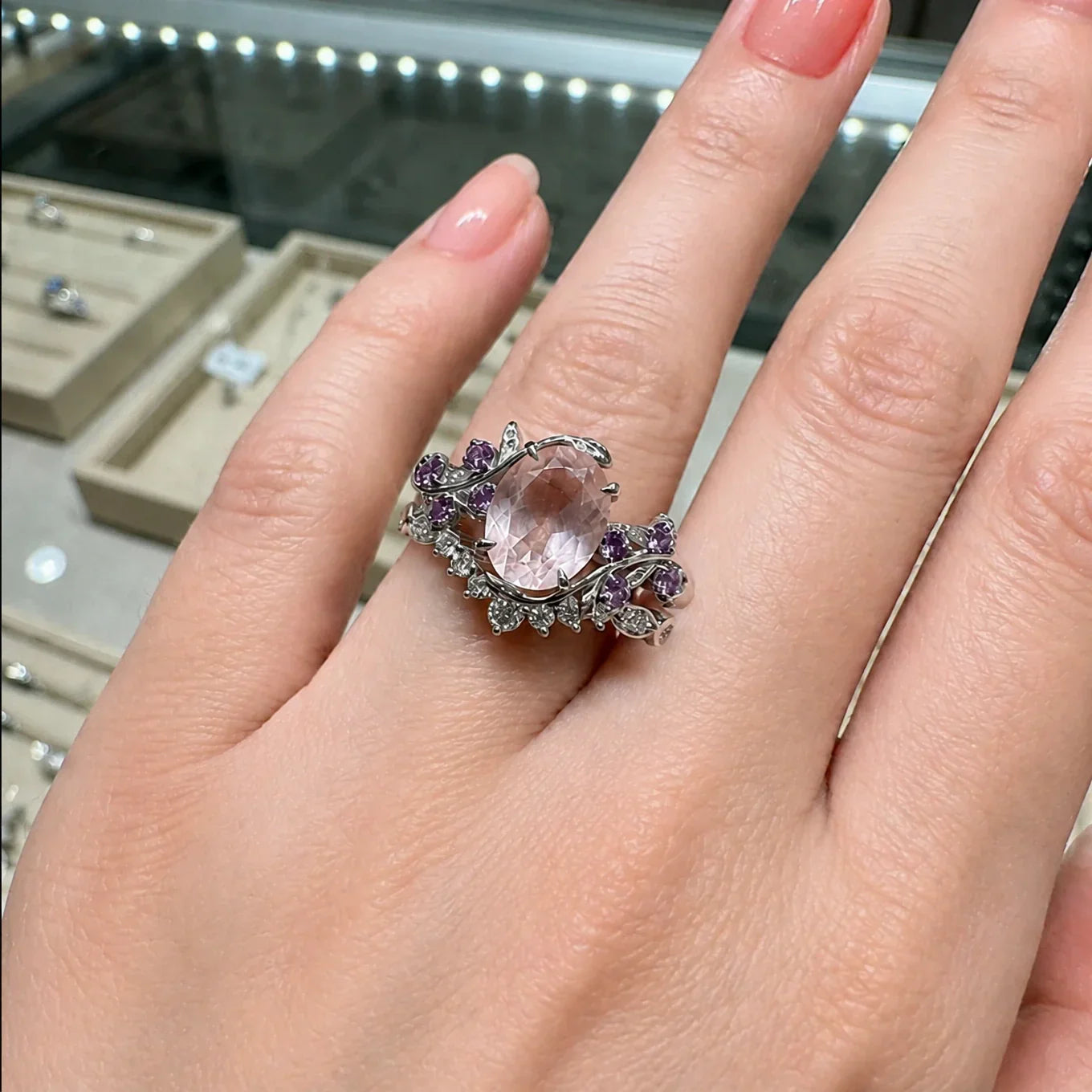 Elegant Leaf Motif White Gold Ring Set