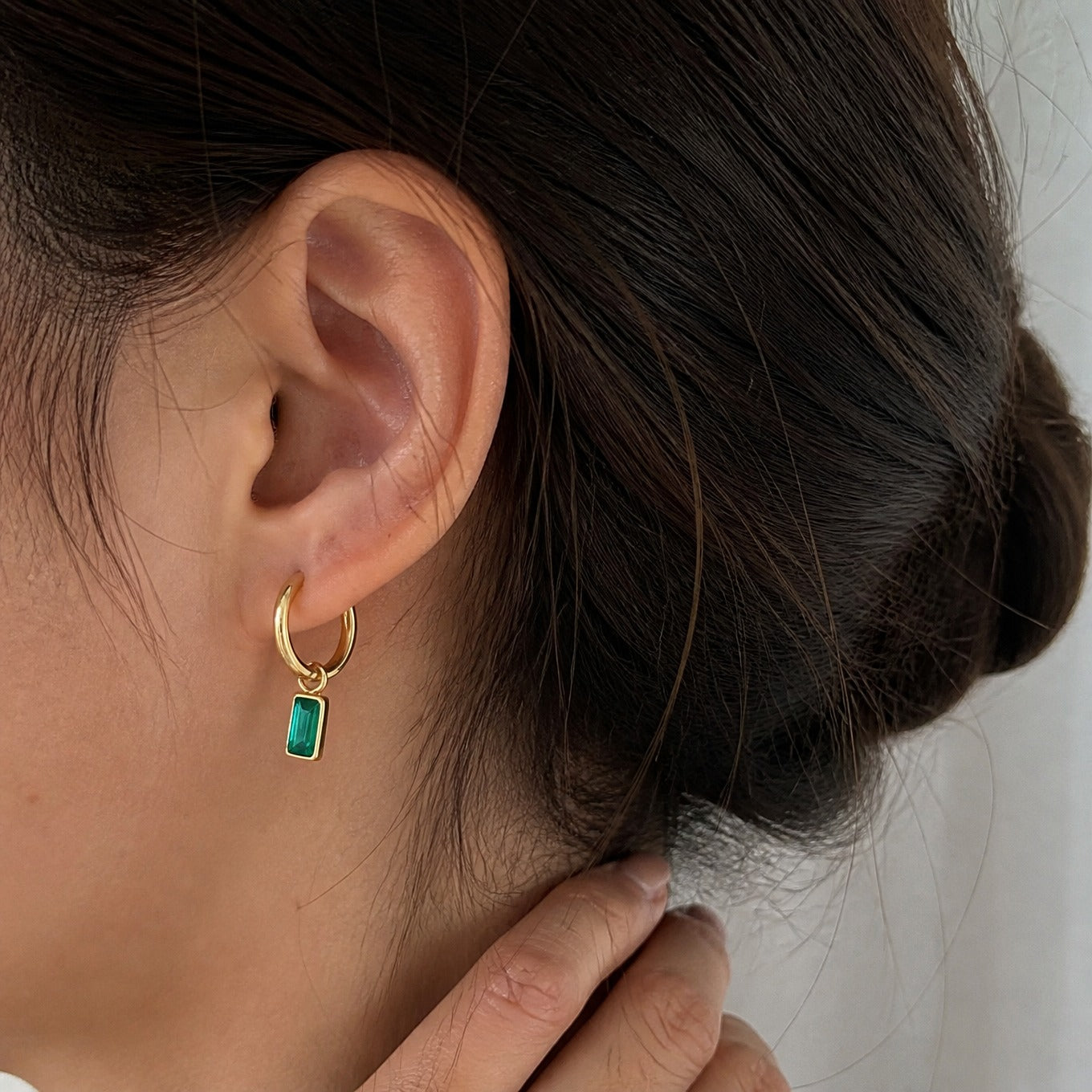 Elegant Vintage-Inspired Gold Teardrop Earrings