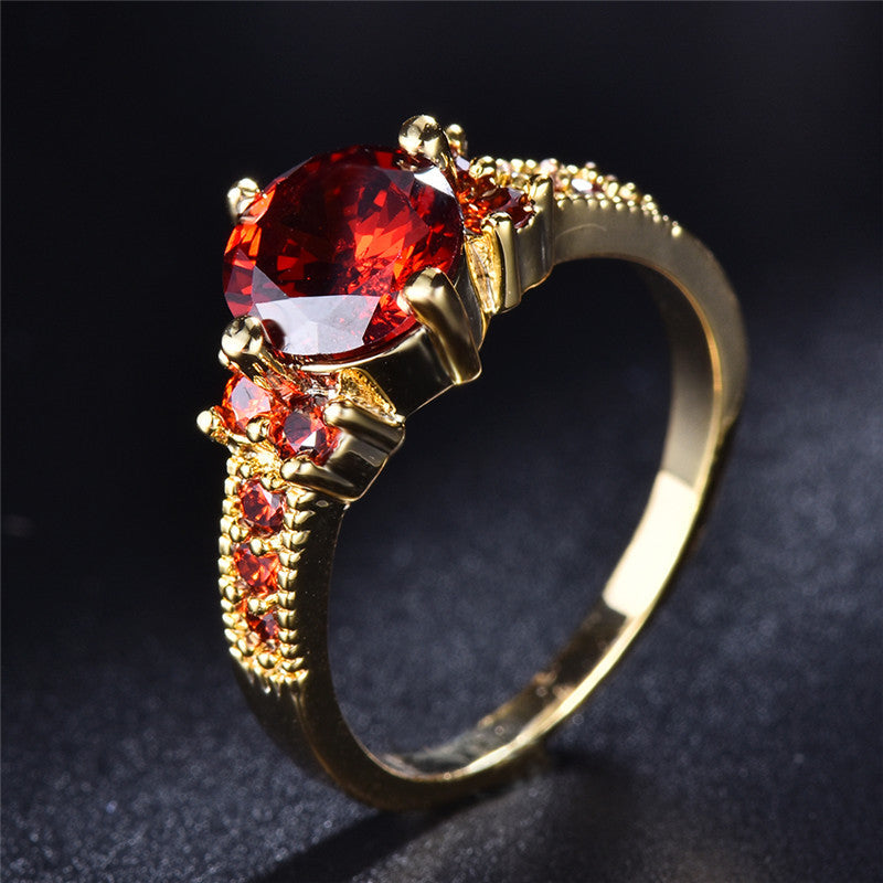 Elegant Claw Zirconia Ring