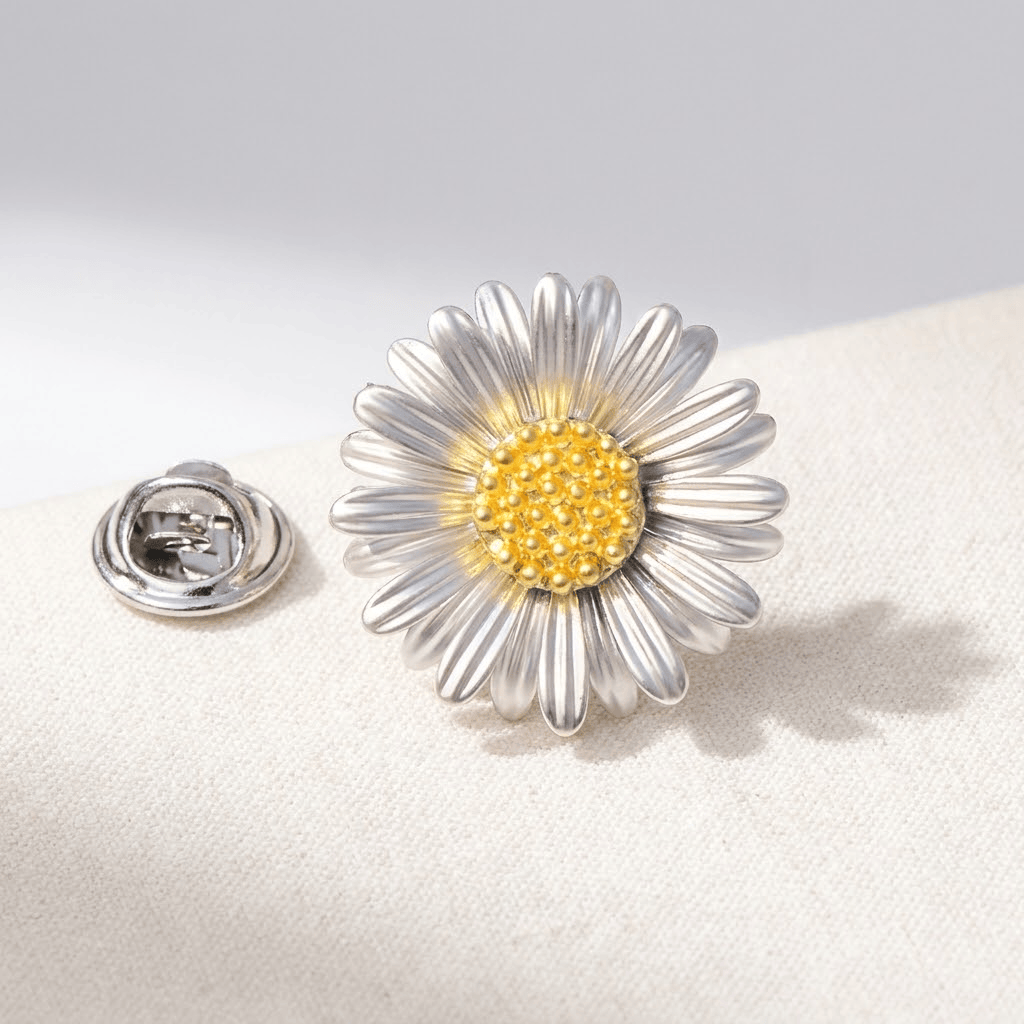 Elegant Daisy Flower Brooch