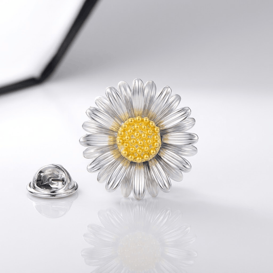 Elegant Daisy Flower Brooch