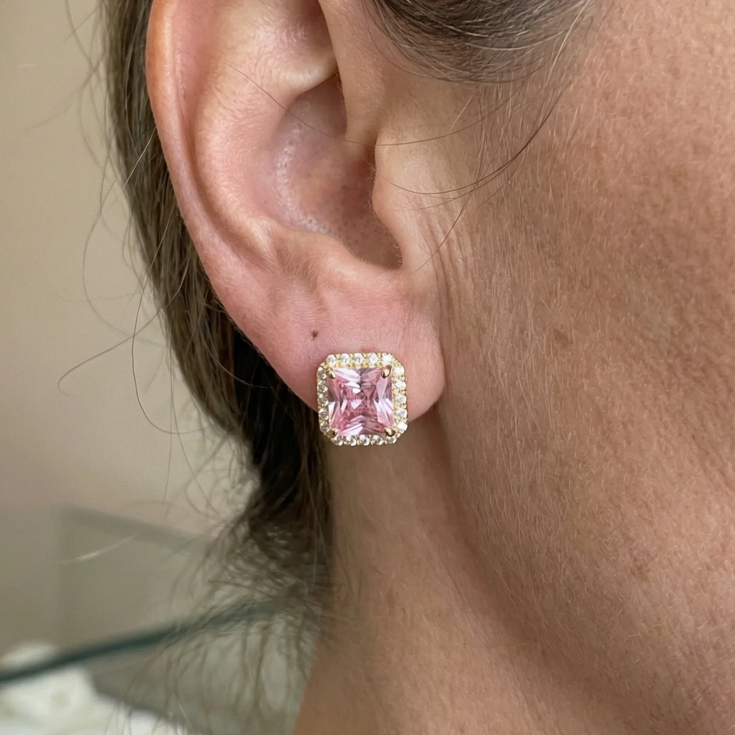 Sophisticated Rosé Sapphire Gold Studs
