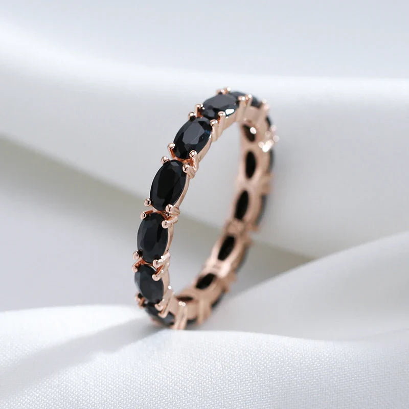 Elegant Onyx Gold Wedding Band