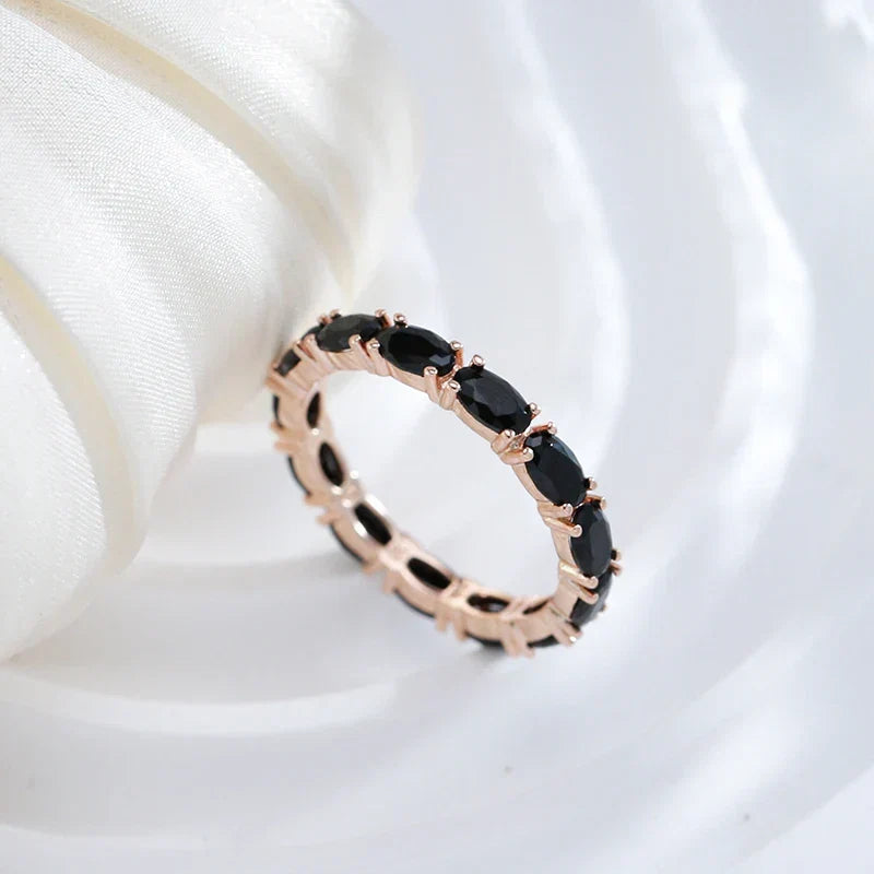 Elegant Onyx Gold Wedding Band