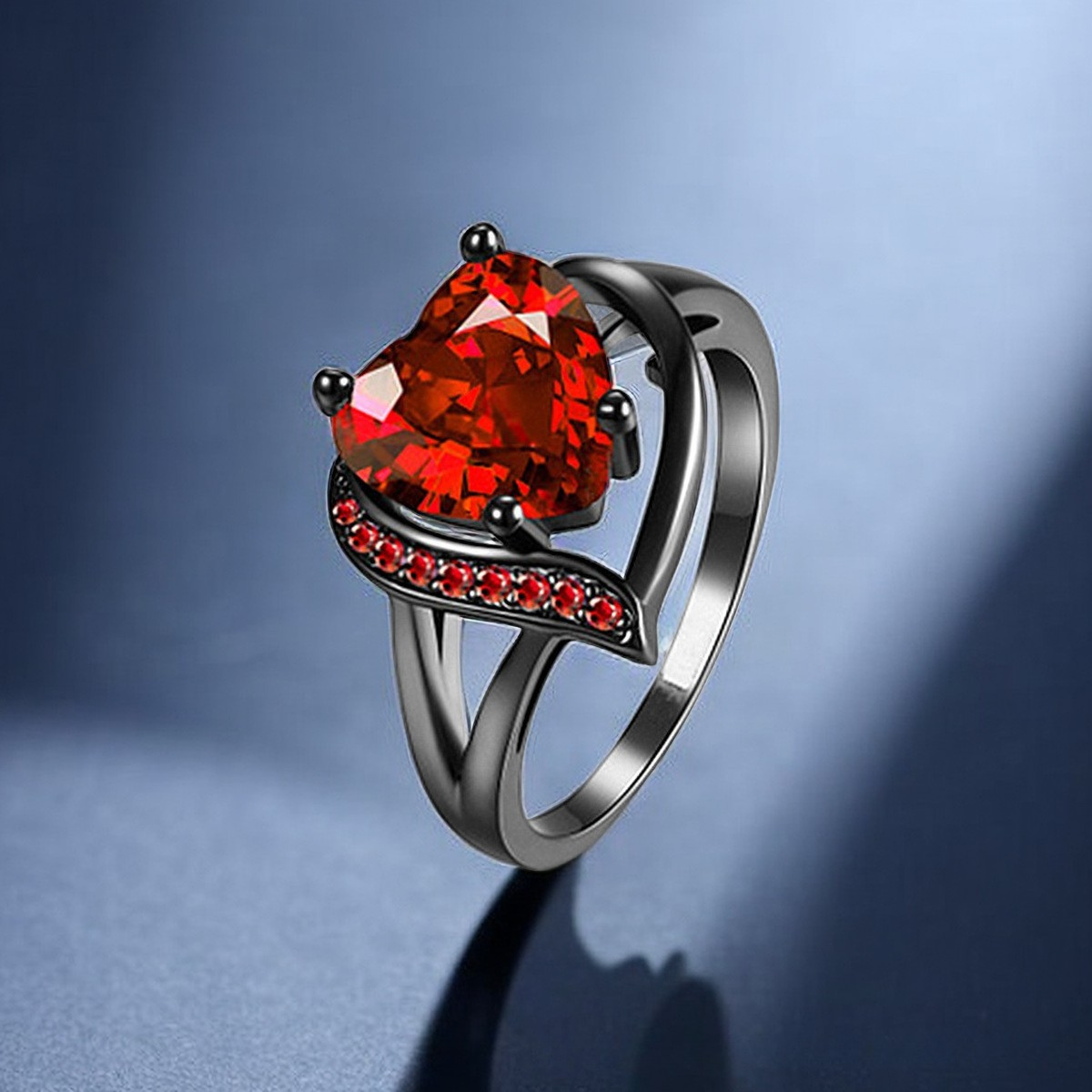 Elegant Black Rose Thorn Ring