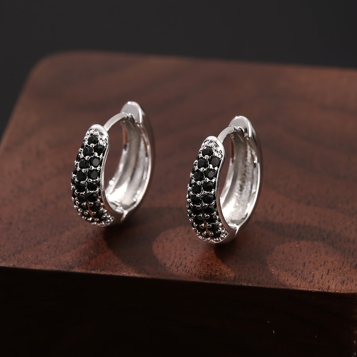 Elegant Vintage Geometric Onyx Earrings