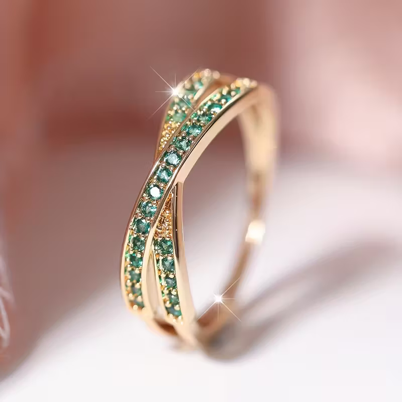 Sophisticated Emerald Gold Ring