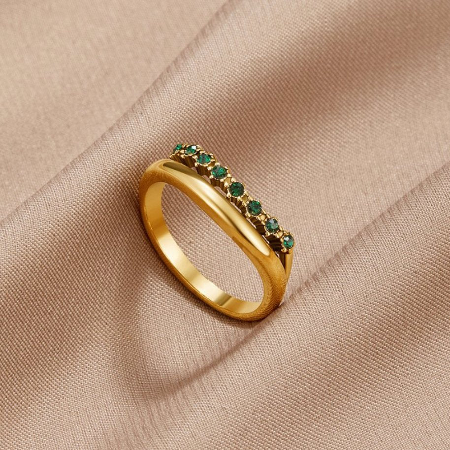 Willow Emerald Layered Ring
