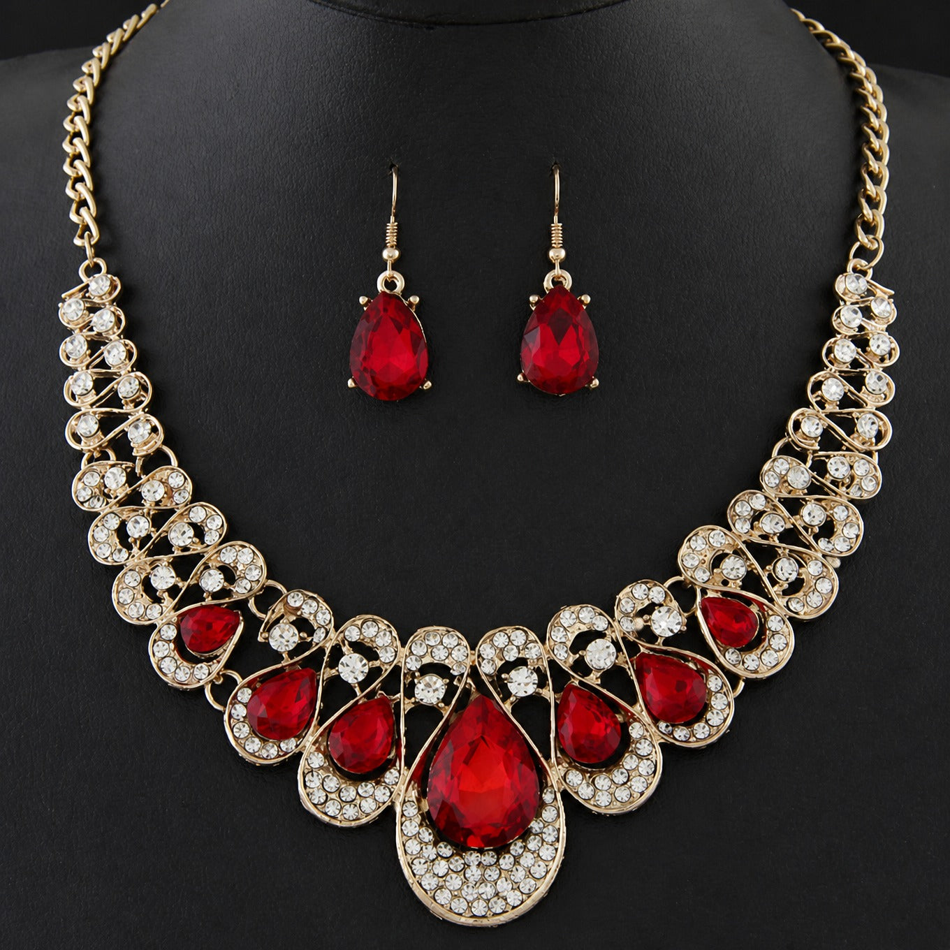 Sophisticated Crimselle Gold Jewelry Set